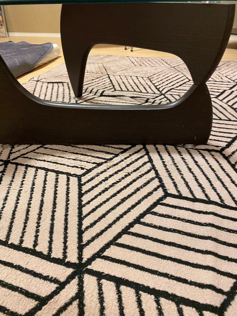 モダンガラステーブル