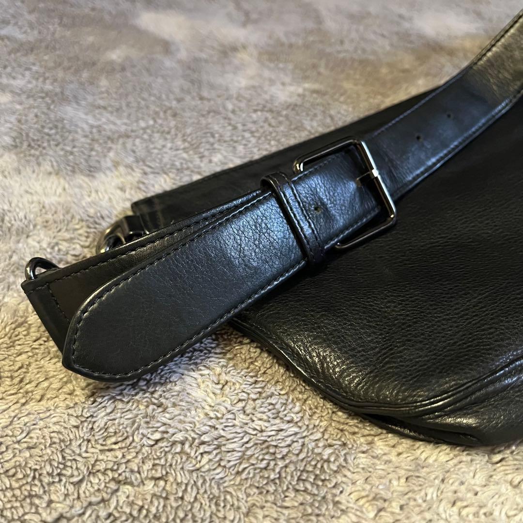 【ISSEY MIYAKE】レザー ボディバッグ・ウエストポーチ ヴィンテージ