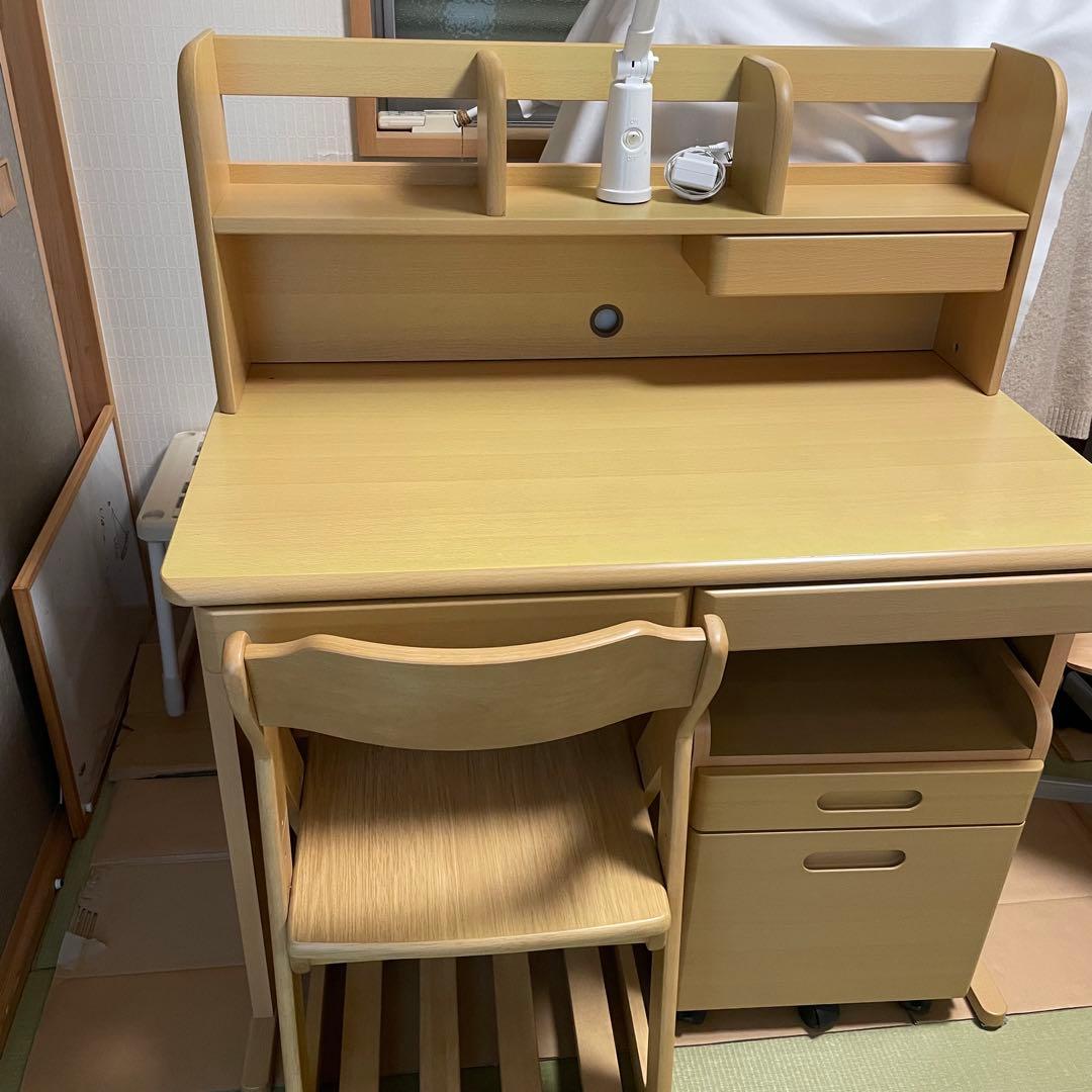 ニトリ 学習机　キャビネット付き　ライト付き　椅子付き