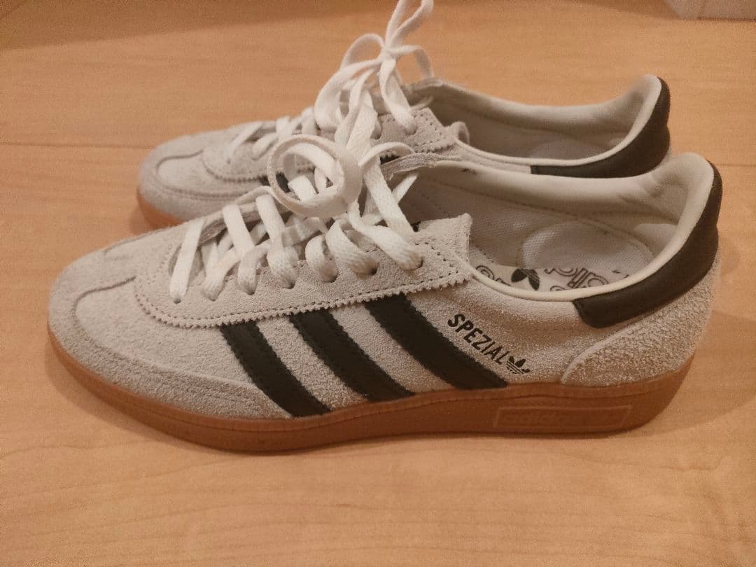 adidas　アディダスハンドボールスペツィアル　アディダスオリジナス　23cm