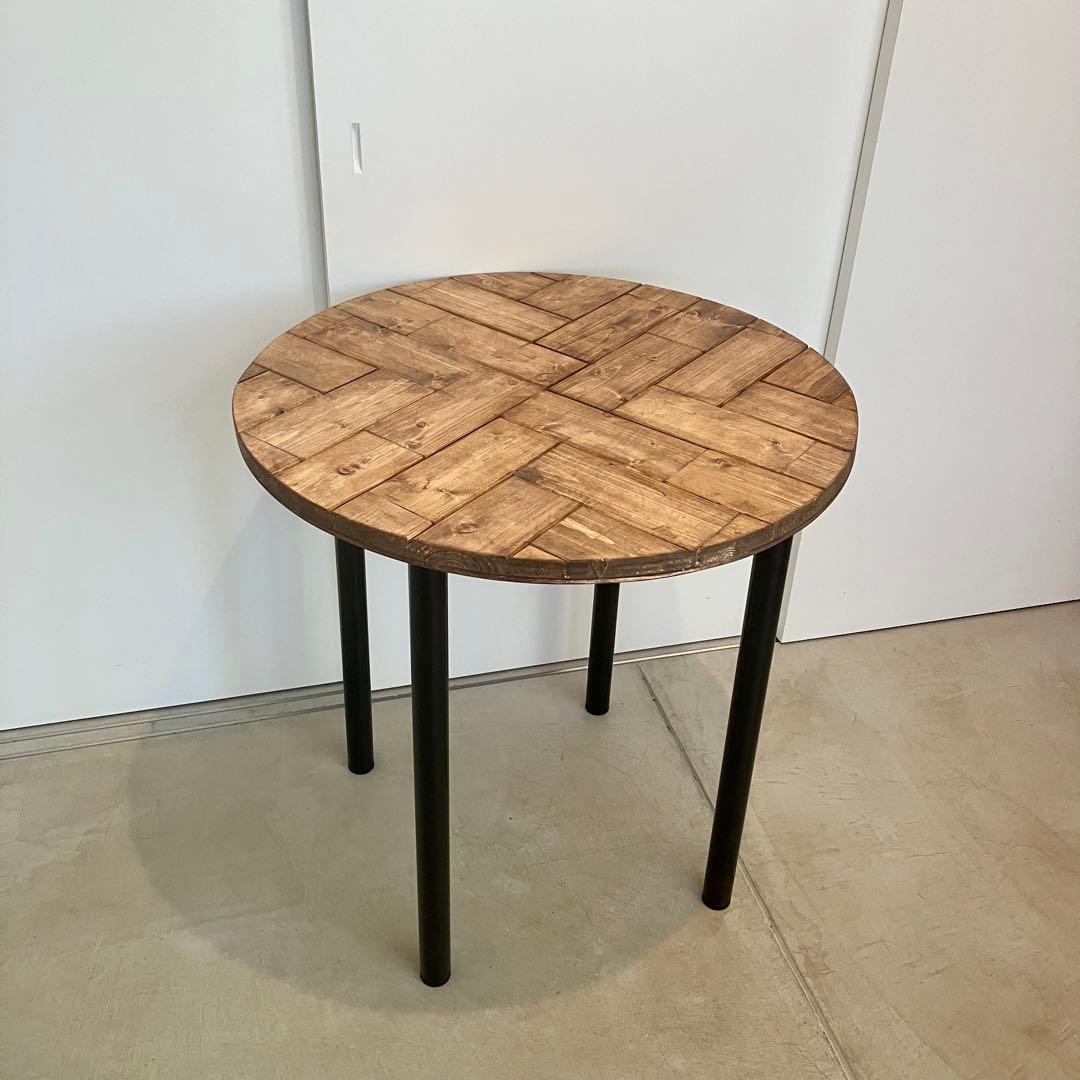 2/4まで！ヘリンボーンの丸テーブル【ハンドメイド家具】