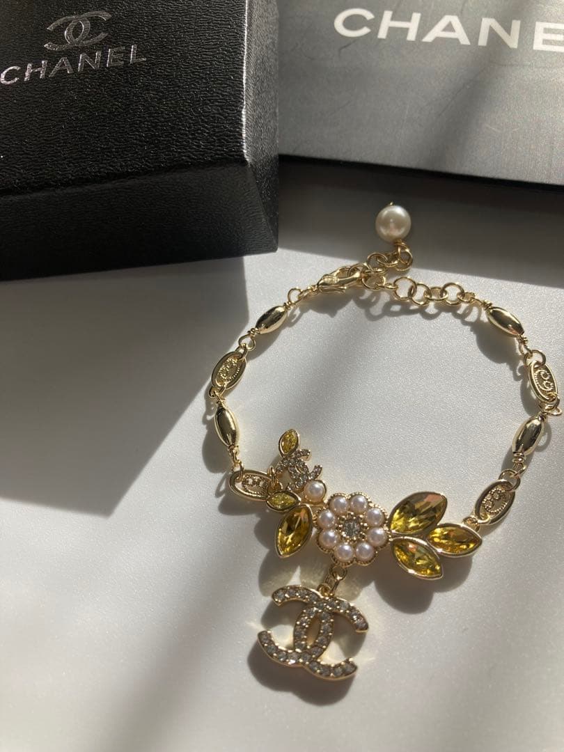 CHANEL パールフラワーブレスレット　ラスト1点