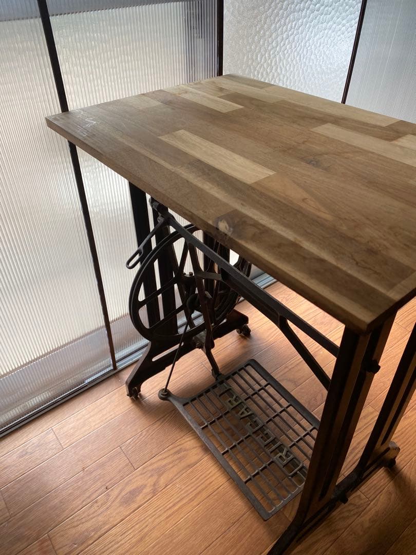 アンティーク　ヴィンテージミシン台　RICCAR アイアン脚