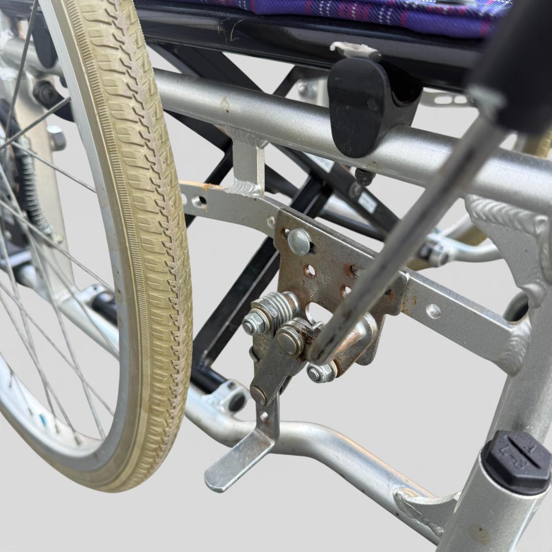 カワムラ自走式車椅子 KAJ102SB-40 ノーパンクタイヤ 背折れ介護 介助