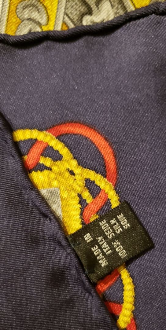 【美品】LOEWE 　ロエベ　ヴィンテージ　シルク100%　大判　イタリア製