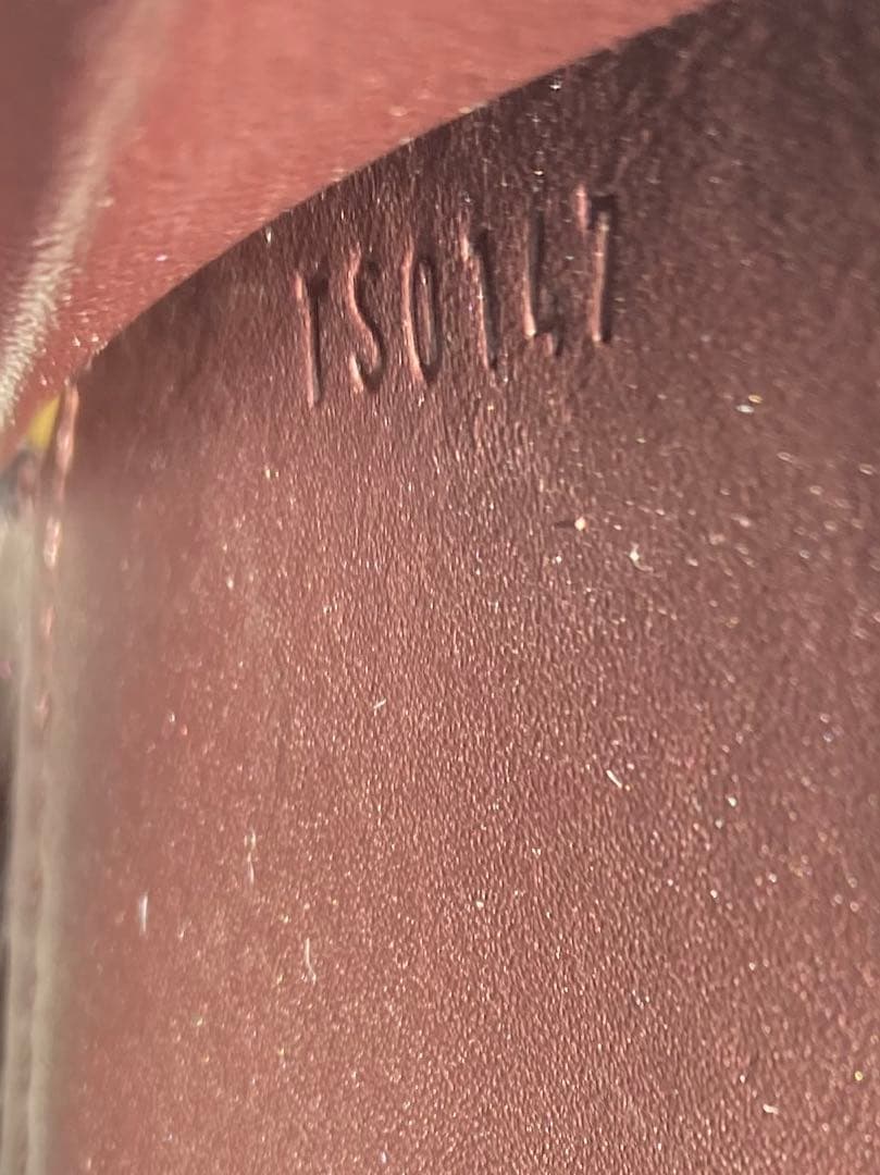 ルイヴィトン ヴェルニ　アマラント コンパクト財布