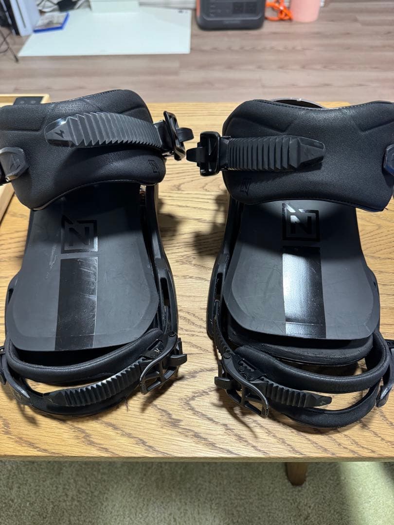 ONE ブラック スノーボードビンディング L