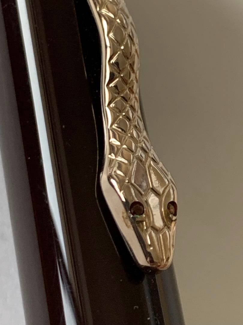 MONTBLANC ヘリテイジ ルージュ・エ・ノワール スネーク 万年筆