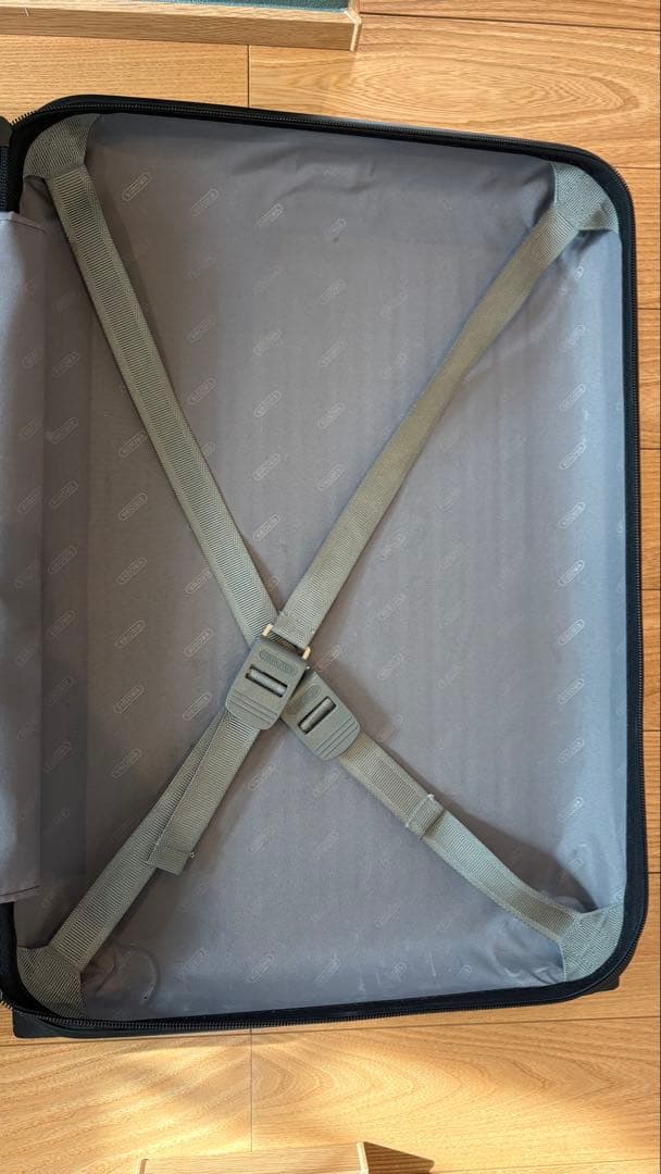 リモワ　サルサ　ブラック　キャリーケース　35L 2輪　機内持ち込み