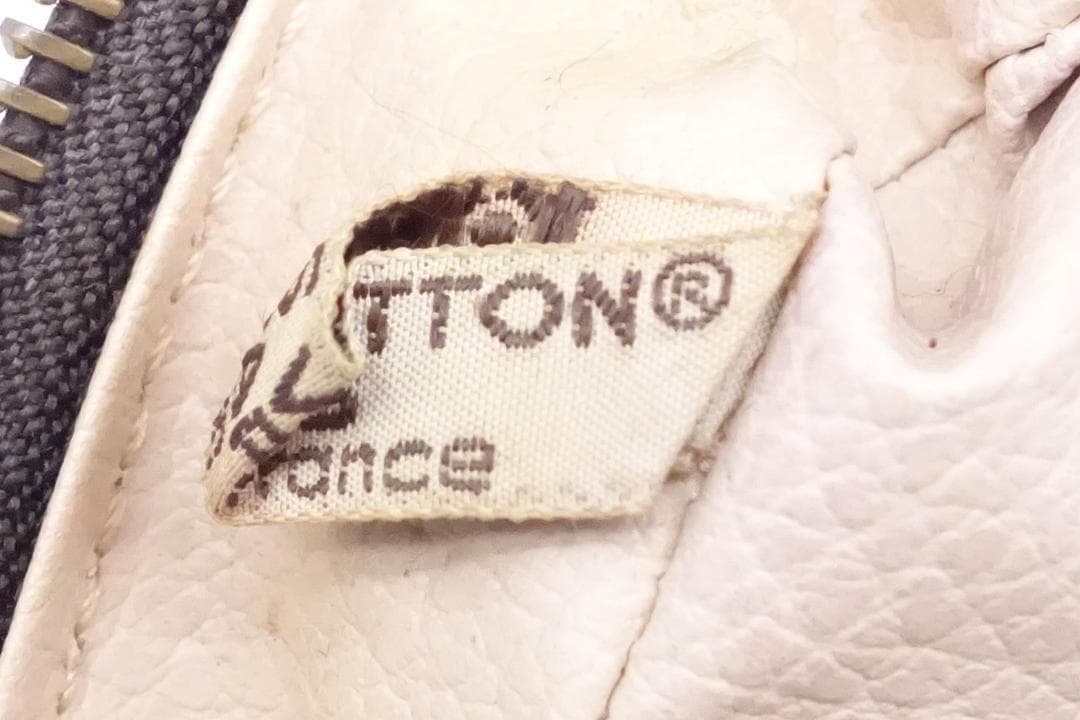 LOUISVUITTON ルイヴィトン トゥルーストワレ23 M47524