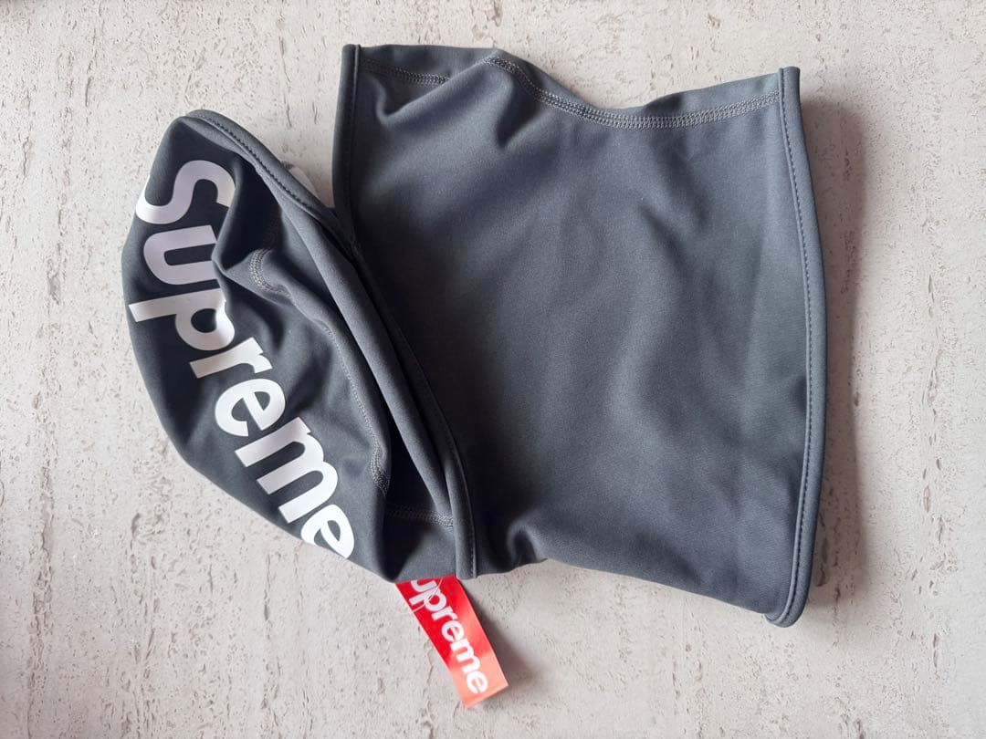 Supreme Heat Reactive Balaclava熱で色変わります