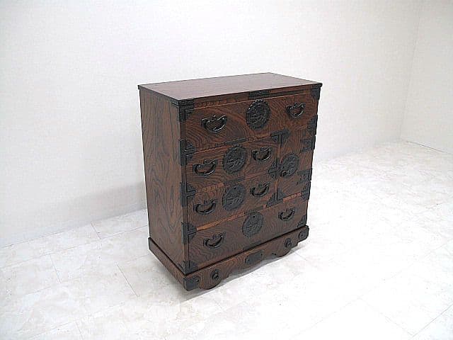 美品鍵付き 岩谷堂箪笥 車箪笥 欅材 漆仕上 W82×D41×H98cm 和箪笥