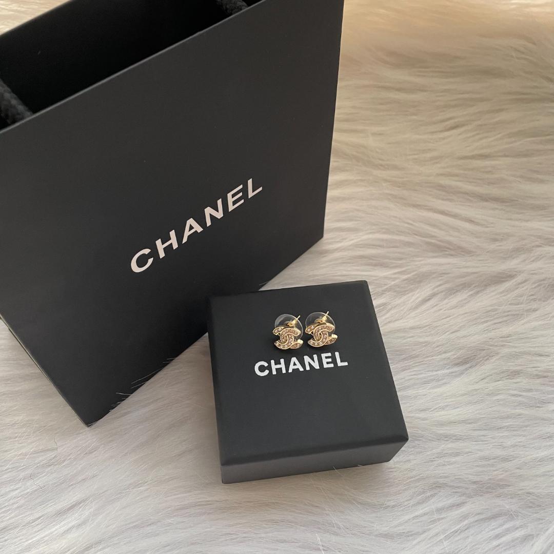 定番 CC ピアス ゴールド