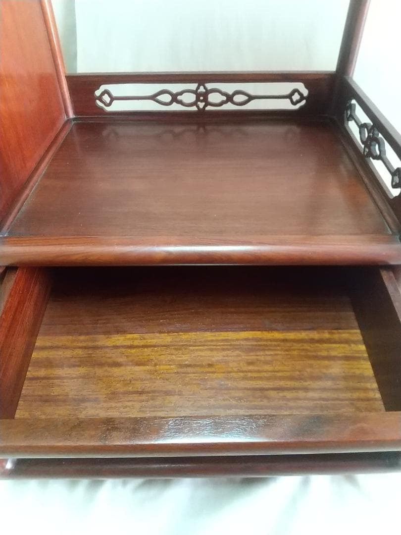 「新古品」飾棚（カリン本無垢材）