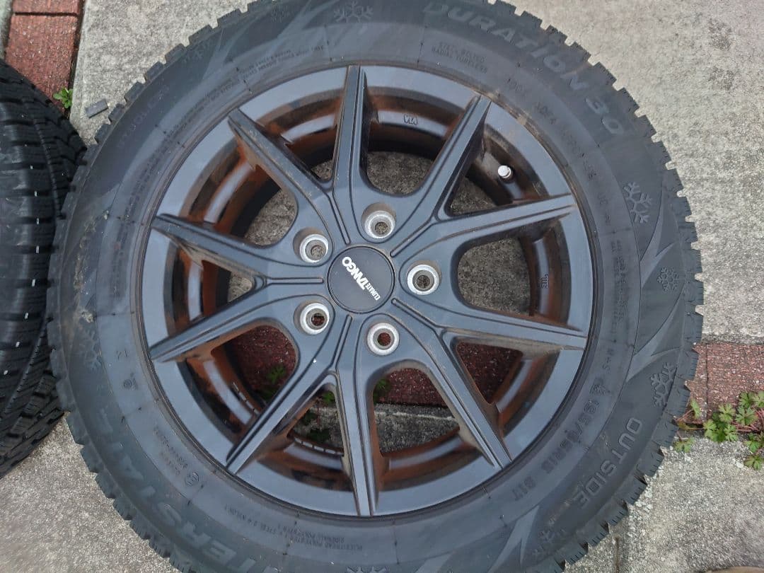 ノア　ヴォクシー　スタッドレスタイヤ　ホイール付き