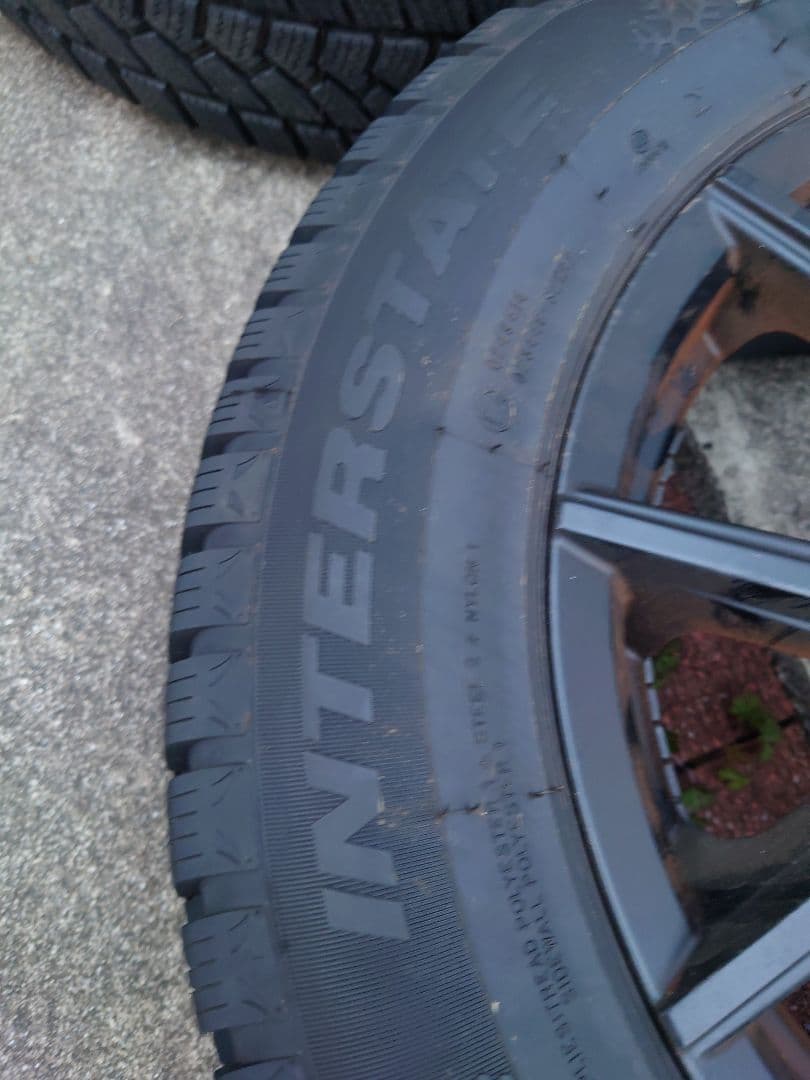 ノア　ヴォクシー　スタッドレスタイヤ　ホイール付き