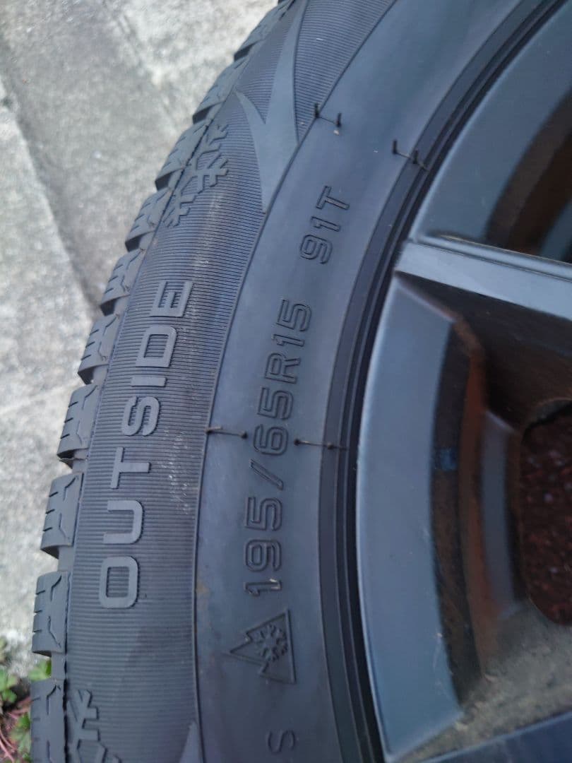 ノア　ヴォクシー　スタッドレスタイヤ　ホイール付き