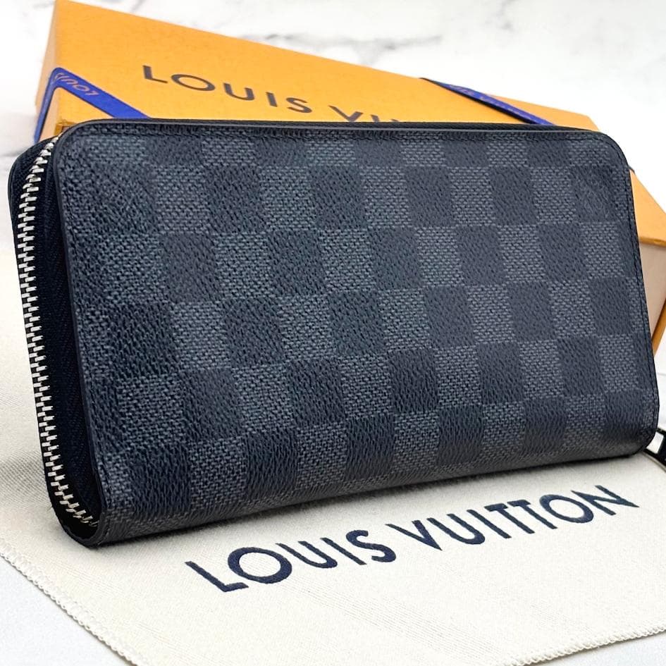 【極美品】ルイヴィトン　ダミエグラフィット　ジッピーウォレット　ヴェルティカル