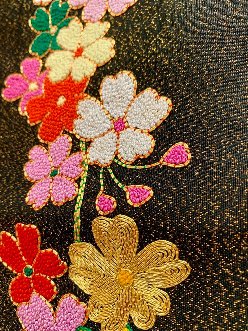 豪華絢爛 総手刺繍　婚礼打ち掛け地