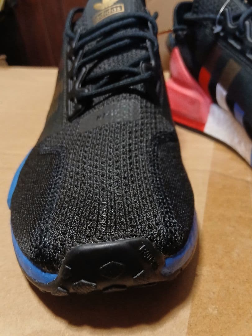 アディダス新品未使用Size29 エヌエムディR1V2パリ