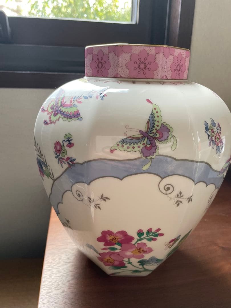 花瓶・フラワースタンド  Butterfly Bloom Vase