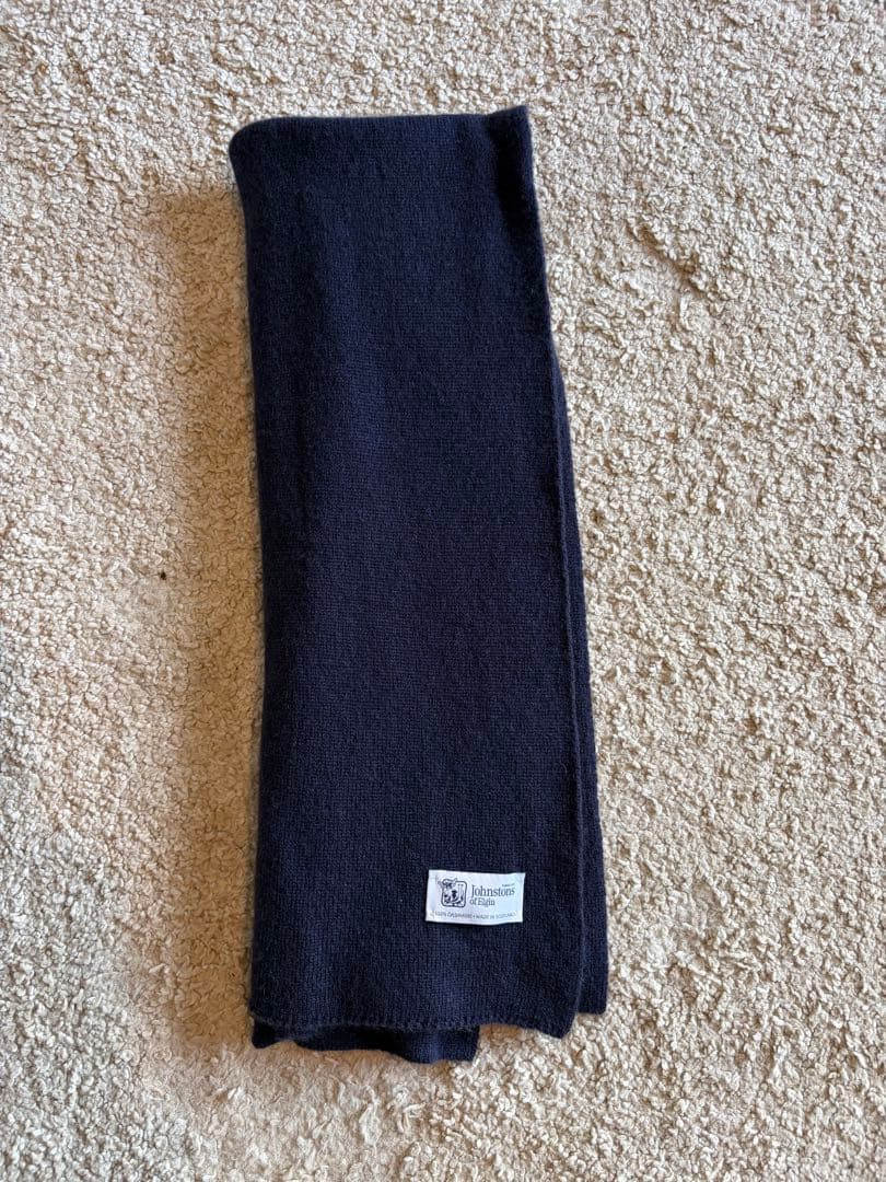 ジョンストンズ　Johnstons of Elgin ネイビー マフラー