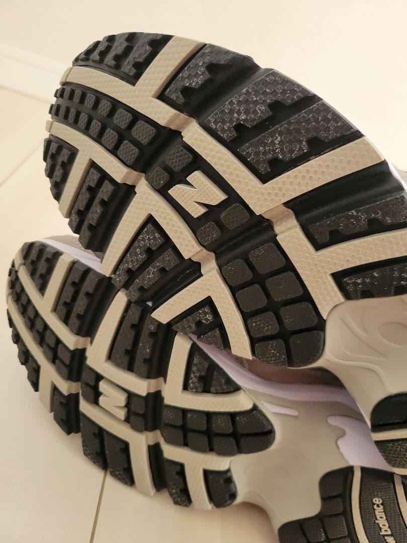 新品　タグ付き　New Balance 725　 グレー 23cm 　レディース