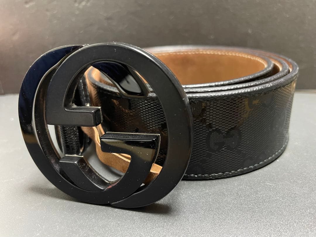 GUCCI ブラック レザーベルト GGパターン