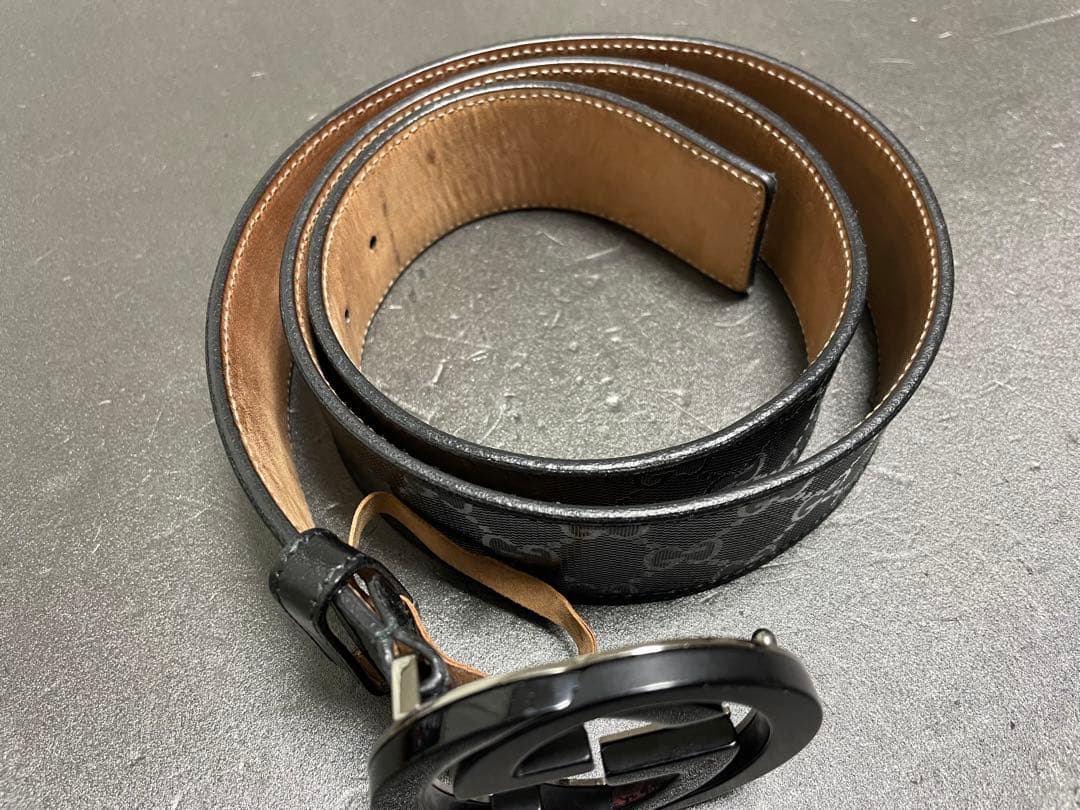 GUCCI ブラック レザーベルト GGパターン