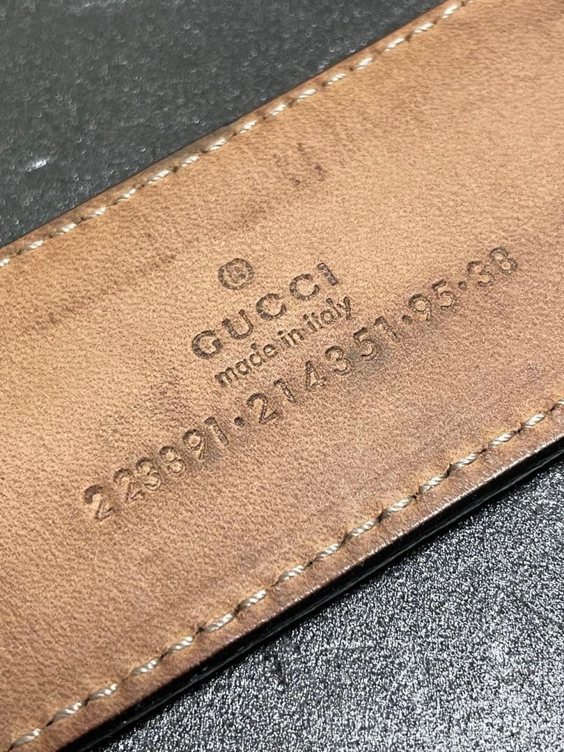 GUCCI ブラック レザーベルト GGパターン