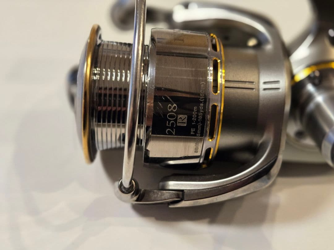 ダイワ　イグジスト　2508R スピニングリール