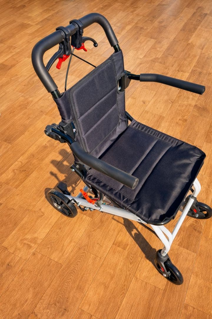 ヨ*ン様 介護用車椅子 折りたたみ式