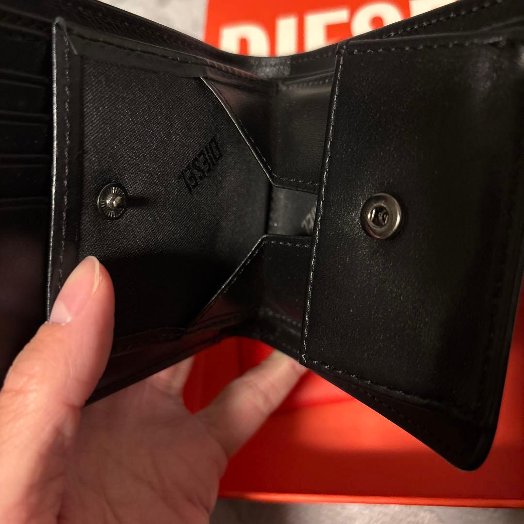 DIESEL 二つ折り財布 ブラック IS310