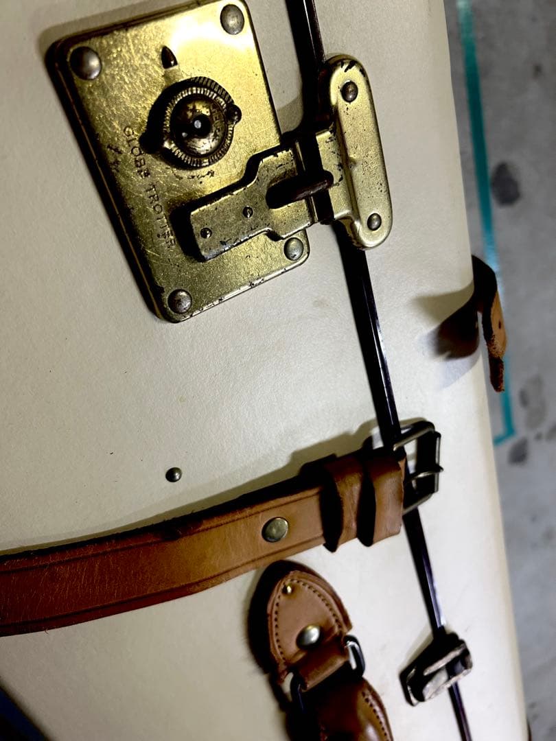 【定価45万円程】◆グローブトロッター人気のアイボリー/革バンド破れ