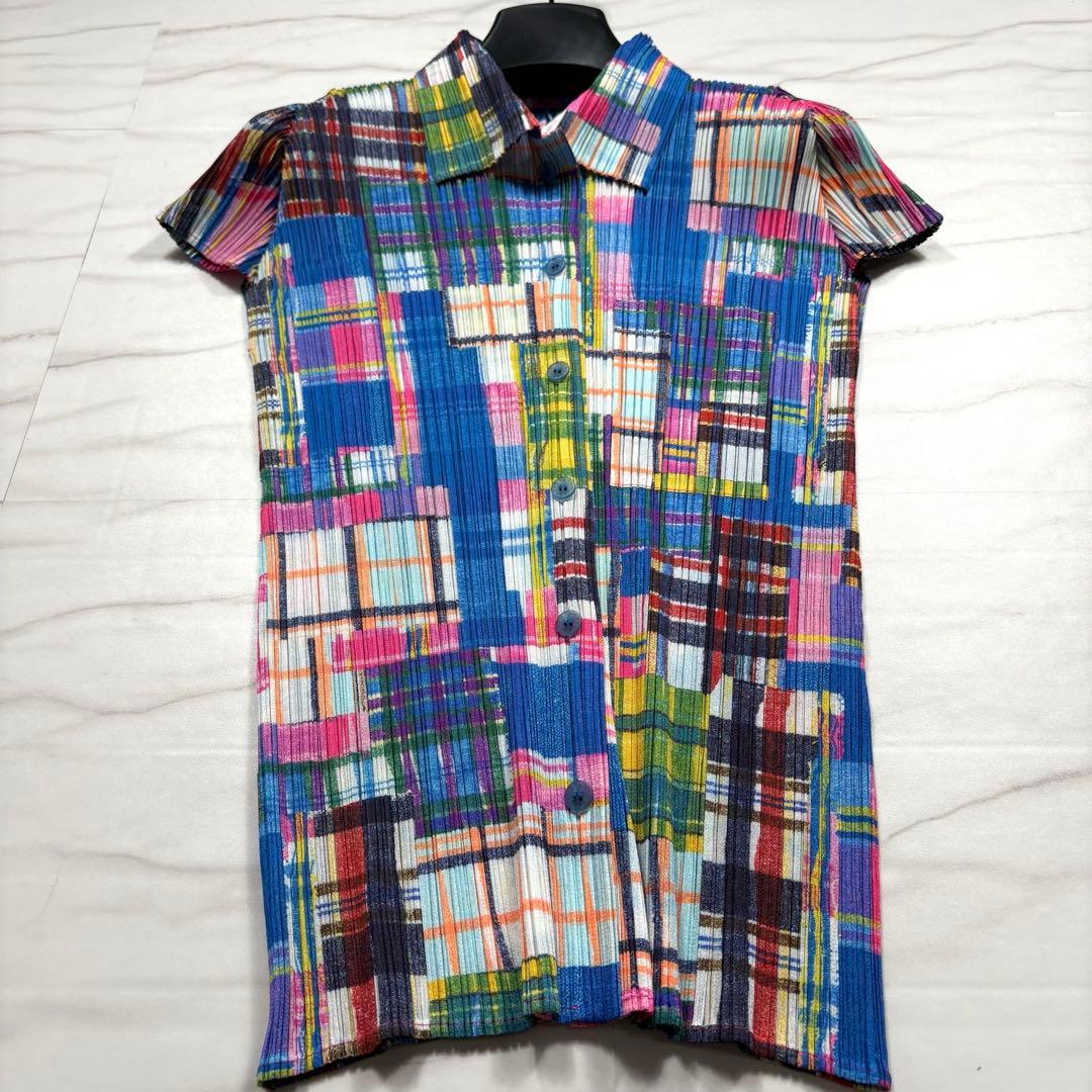 ア*マ様 【未使用級】 プリーツプリーズ イッセイミヤケ マルチカラー 半袖 シ