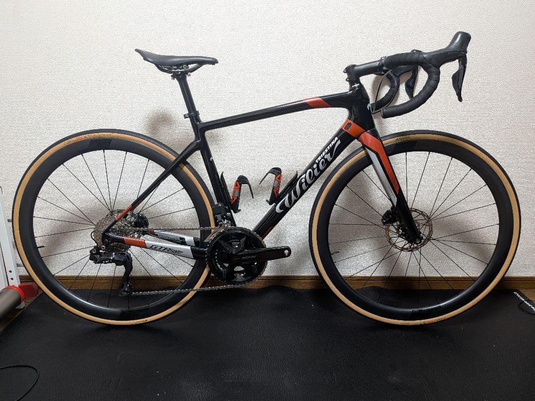 Wilier GTR team disc 105Di2 カーボンホイール完成車
