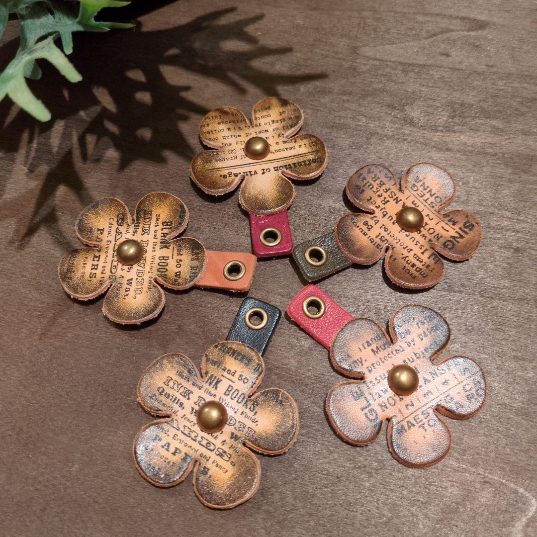 ［メグえもん］レトロクラシックお花❀タグ✨️革タグ