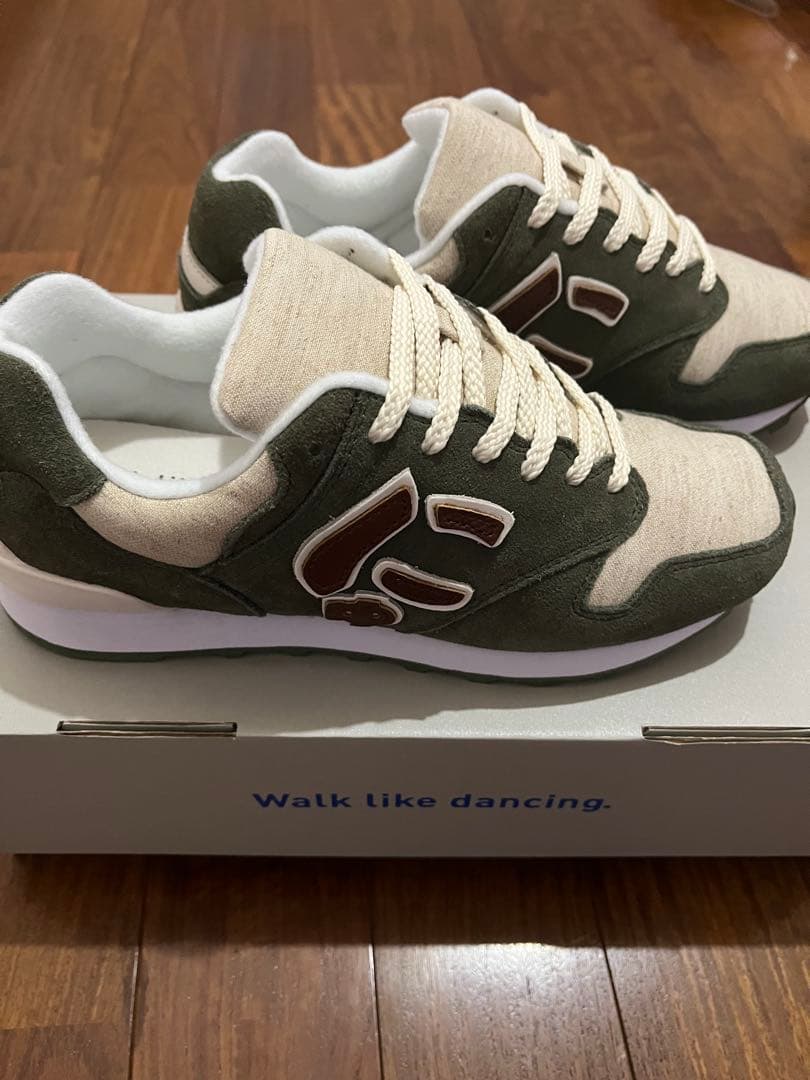 SANGACIO オリーブグリーン ベージュ スニーカー