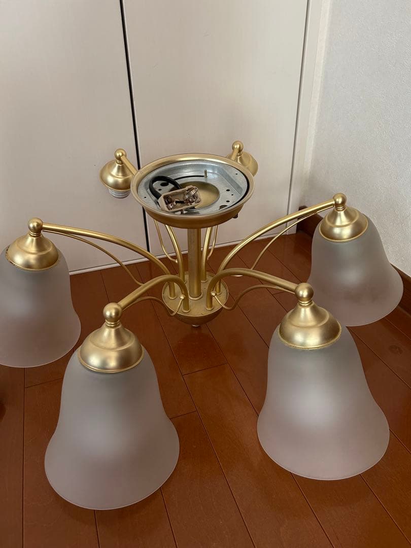 ゴールド シャンデリア 6灯 ガラスシェード　ナショナル　照明器具