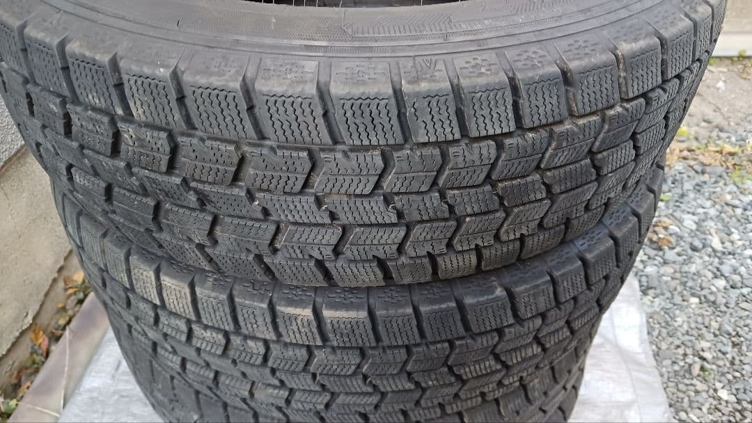 バリ山2023年製GOODYEARスタッドレス14インチ175/70R14 4本