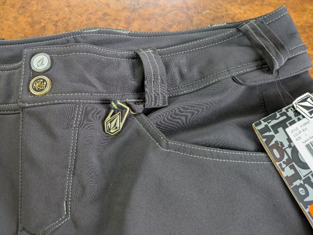 【新品】 ボルコム スノーボード ウェア パンツ 黒 L zip tech 対応