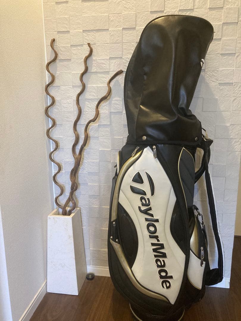 【TaylorMade】ゴルフバック（送料込み）