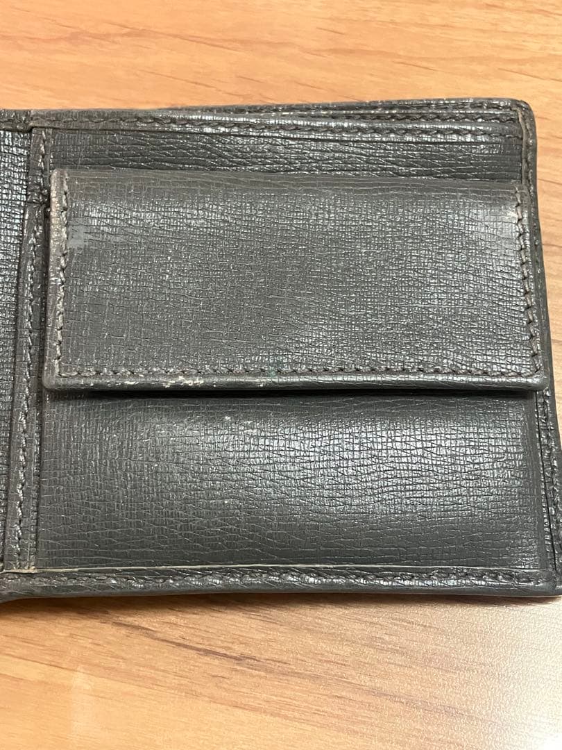 Gucci グレー 二つ折り財布