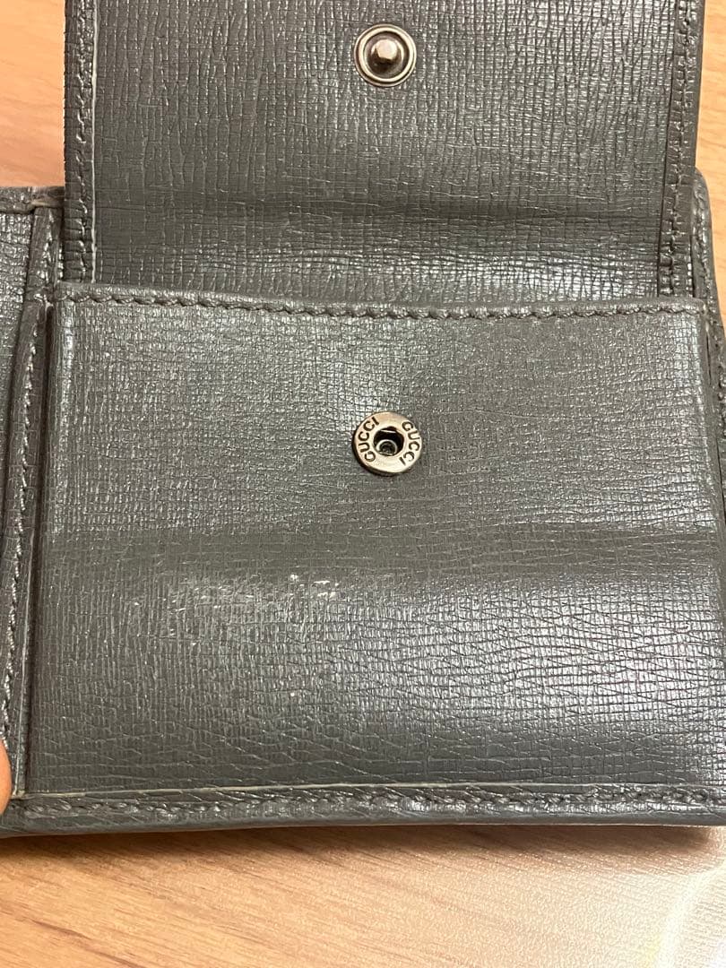 Gucci グレー 二つ折り財布