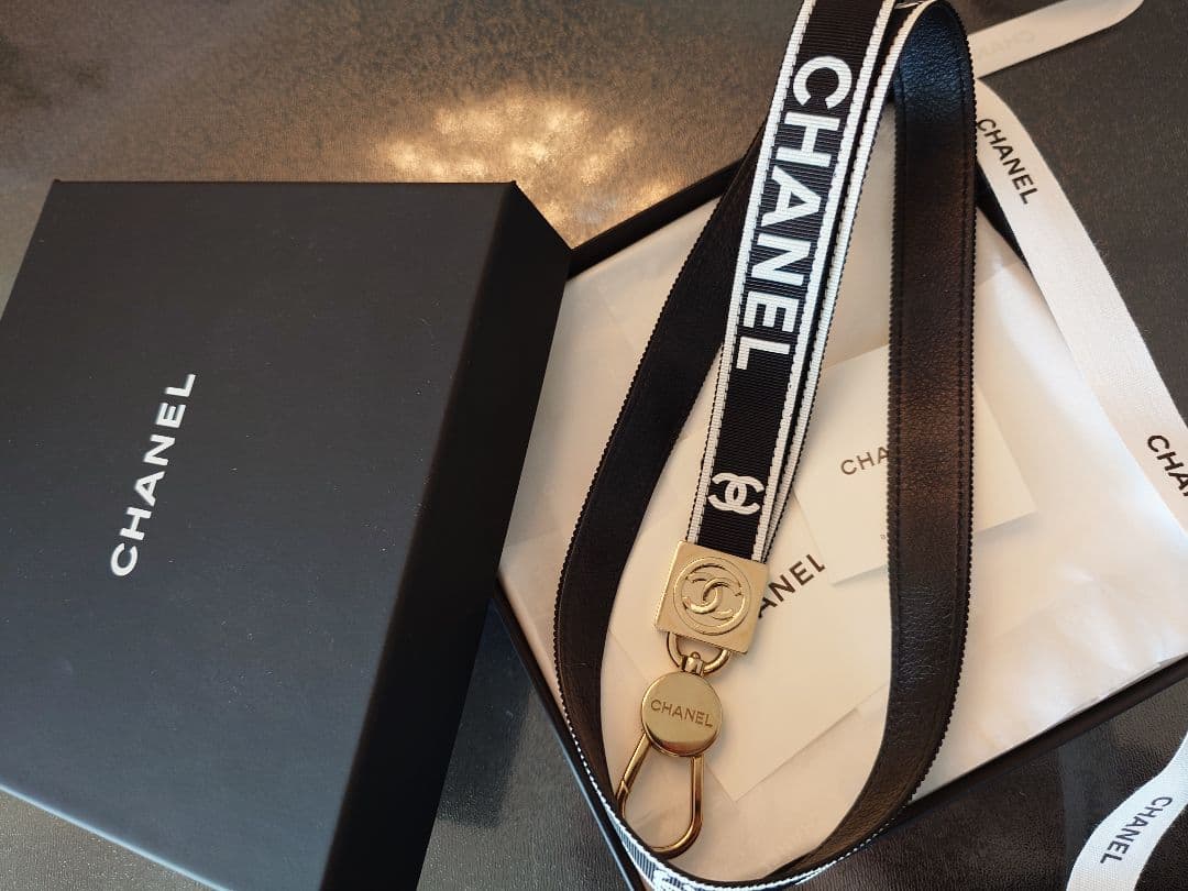 CHANEL　ネックストラップ