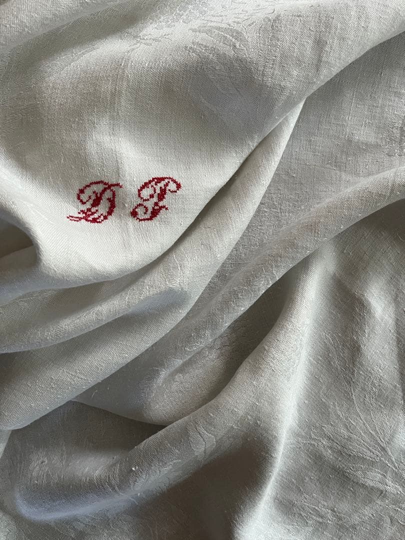 ◆フランスアンティーク｜大判リネン赤イニシャル刺繍テーブルマルチクロスダマスク織