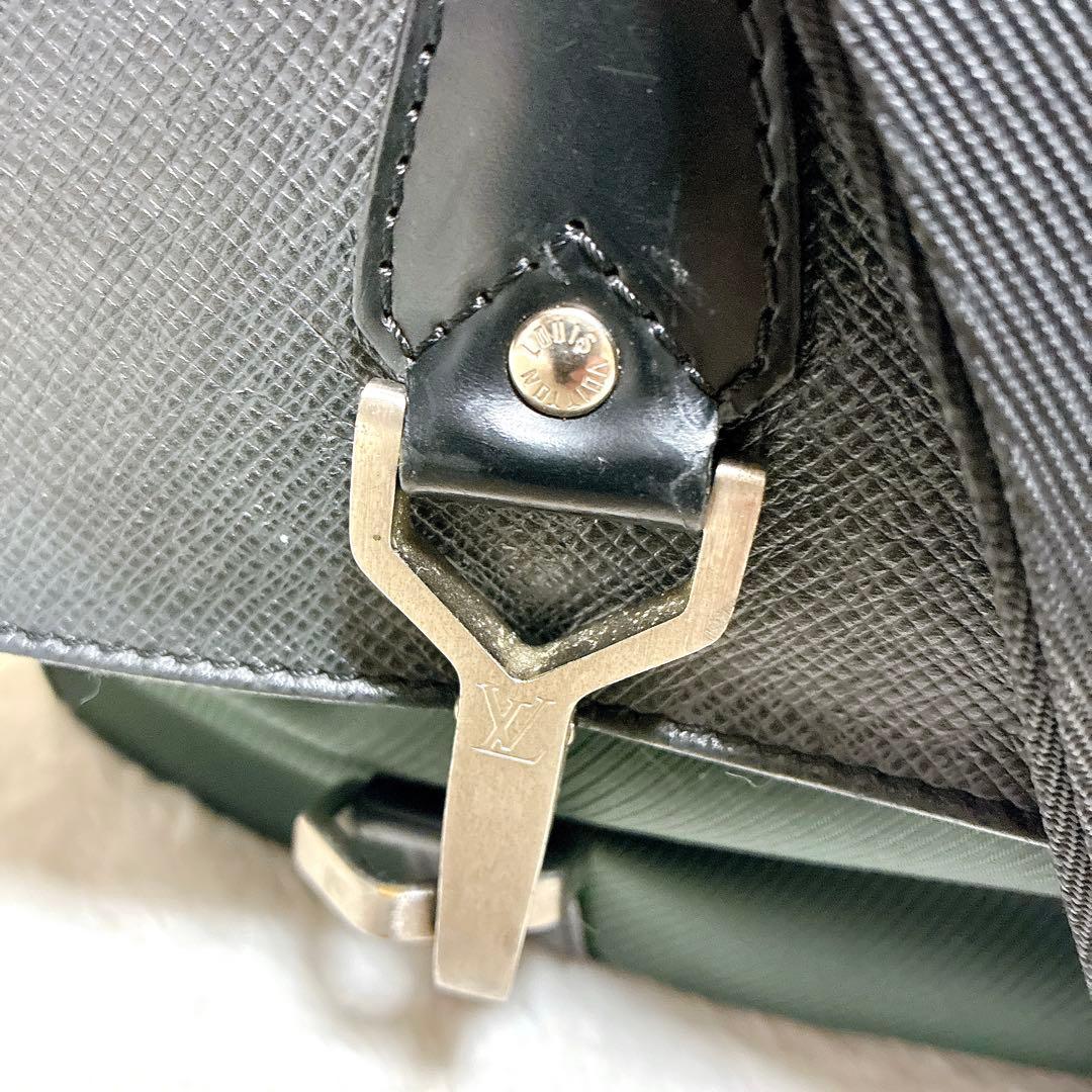 ルイヴィトン　デルスー　タイガ　ショルダーバッグ　メッセンジャーバッグ