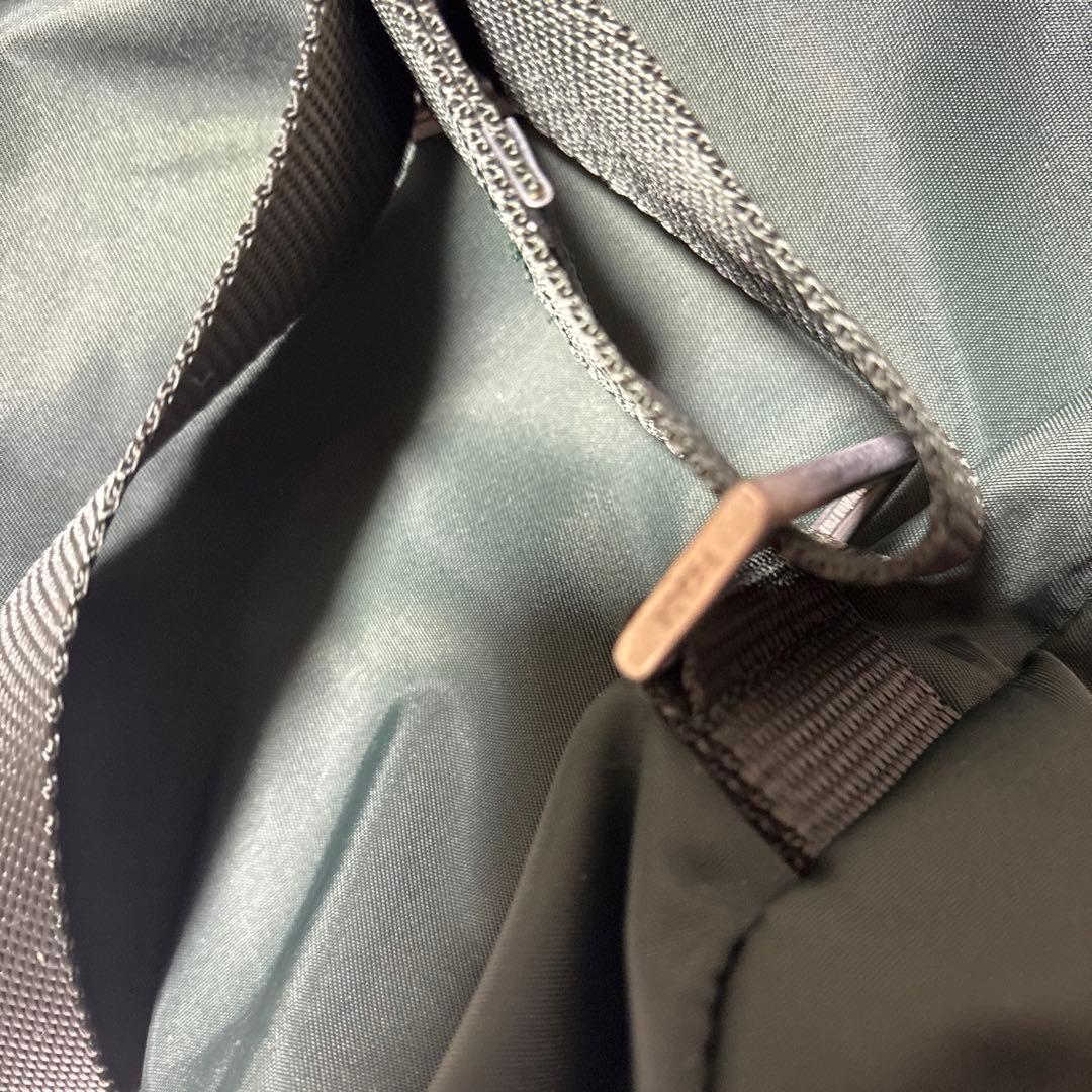 美品☆PRADA プラダ　ナイロン製　ダークグリーン 色　バックパック・リュク