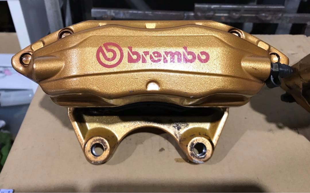 BNR34 スカイラインGT-R 純正ブレンボ　日産　オマケ付き