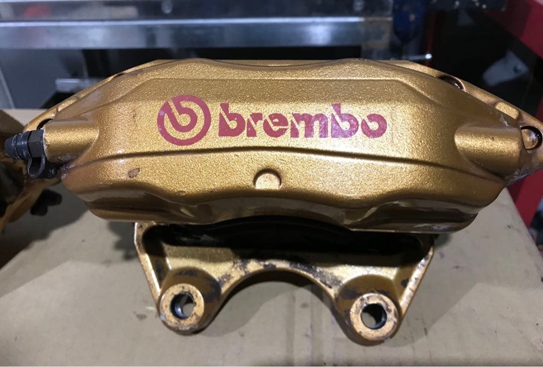 BNR34 スカイラインGT-R 純正ブレンボ　日産　オマケ付き